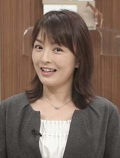 丸岡いずみ 流産問題よりうつ原因のパンツちらり動画