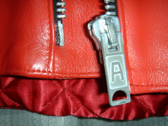 フロントメインジッパーエンド