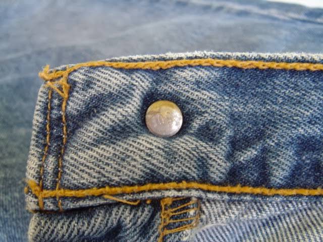 トップボタン裏刻印 501