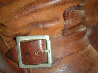 右インステップストラップベルトバックル