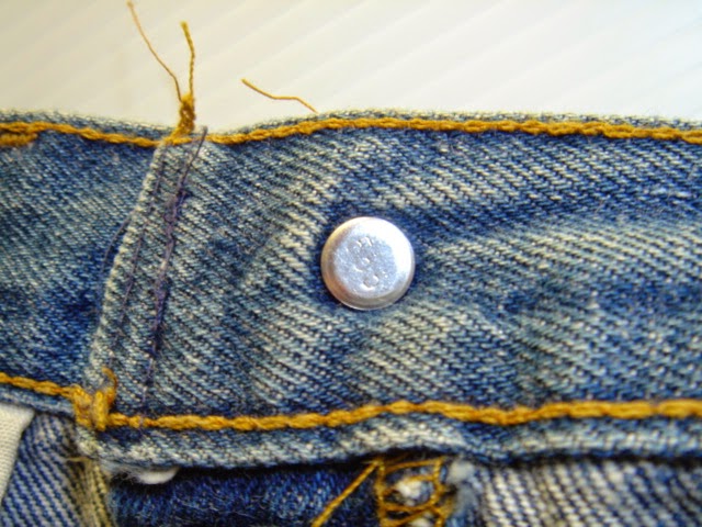 トップボタン裏刻印 555