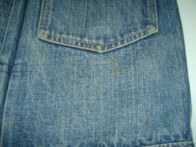 左胸ポケット下 ヨゴレ