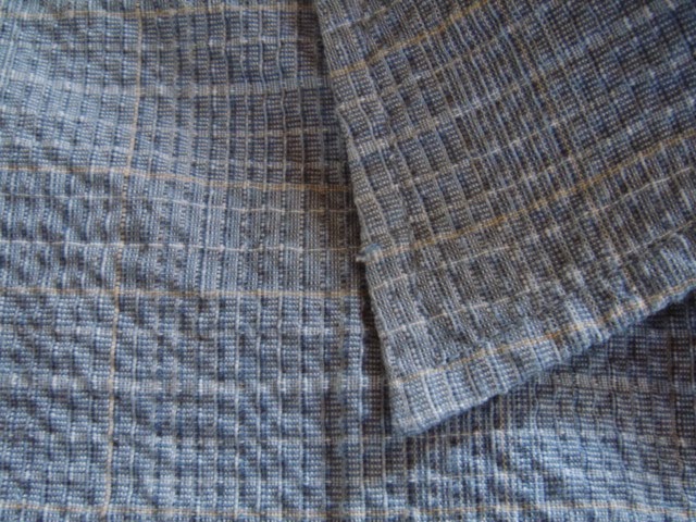 スレ穴 右襟 約1mm