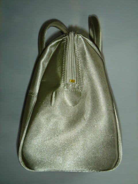 左側側面全体像