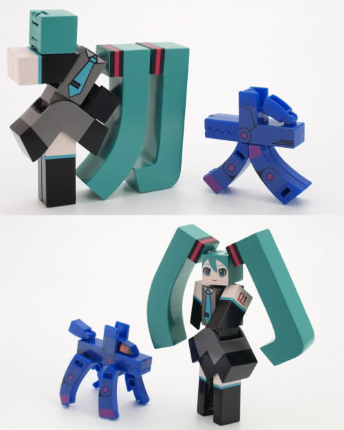 初音ミクの「初」食玩 超変換! もじバケる