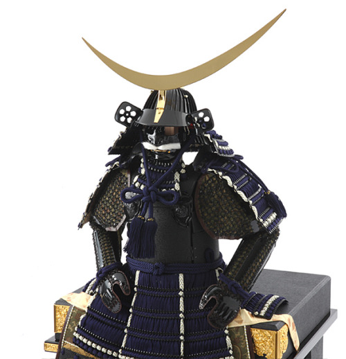 伊達政宗公所用・黒漆五枚胴具足