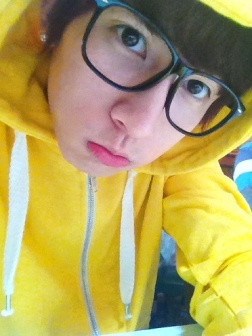 콜롬비아 병아리!!!삐약삐약~~^^ 오늘 콜롬비아 팬미팅!! 뜨거운 응원 감사해요^^힛 이제 호텔도착!!!이제 자야지..!!하하 잘자여^^헤헤헤 http://twitpic.com/9k183e