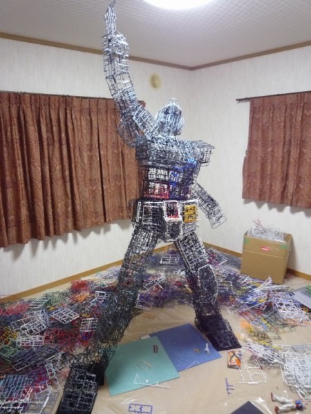 プラモのランナーだけでRX-78。