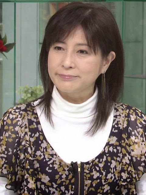 岡江久美子 浮気 ヘアよりカップが見えたバストの映像