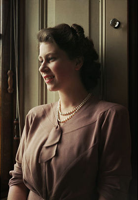 イギリス女王エリザベス2世のポートレート写真集 - GIGAZINE