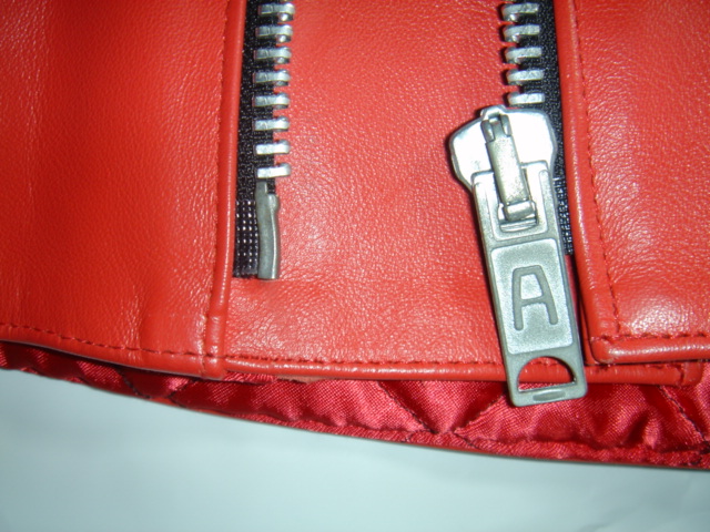 フロントメインジッパーエンド