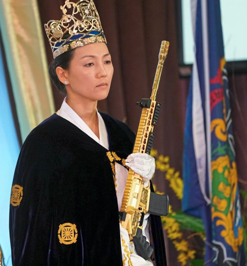 世界各国で報道された銃を持っての合同結婚式 文鮮明の息子が挙行 統一教会は今も昔も銃を持たせてた にこにこのブログ