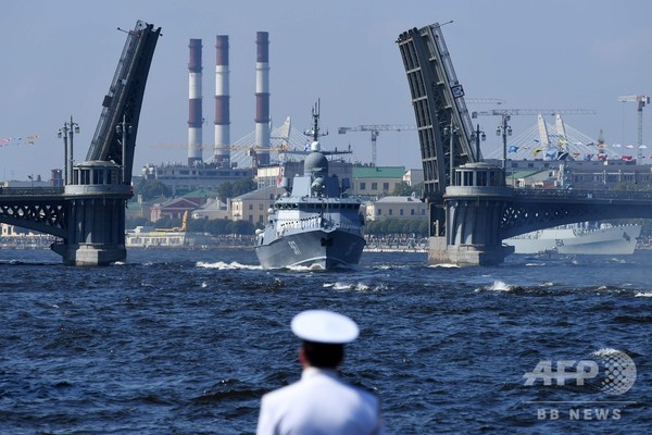 ロシア、「海軍の日」記念式典開催 プーチン大統領も視察