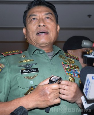 「俺の腕時計は中国製だ！」 インドネシア国軍司令官が激高