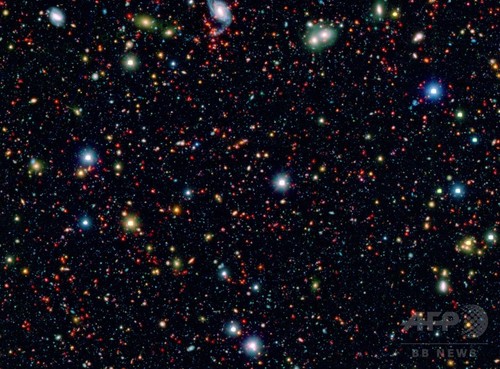 まるで宇宙の宝石箱、無数の銀河が輝く「COSMOSフィールド」