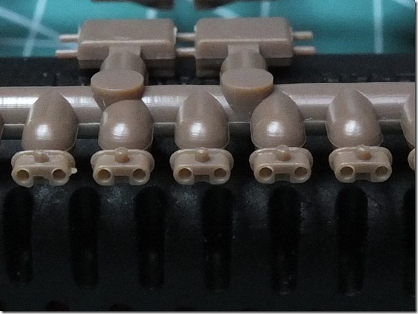 x10 025