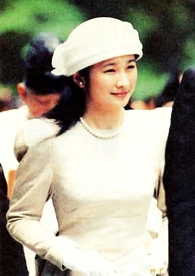 ツイッターで美人と絶賛