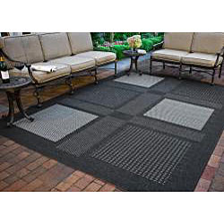 Courtyard Indoor/ Outdoor Lakeview Black/ Sand Polypropylene Rug (7'10 Square)