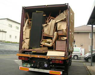 デンマークからコンテナ到着