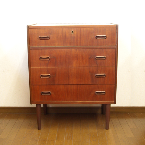 北欧家具ビンテージ　ドレッサー