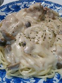 チキンとシメジのクリームパスタ