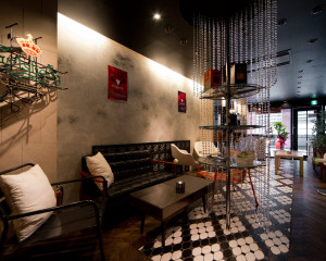 8/4(月)【新宿】一階テラスダイニング貸切アニメオフ会★アニソンDJ&VJが盛り上げる!!フリードリンク&料理&デザート♪