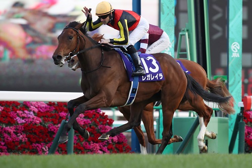 牝馬のレガレイラが差し切って優勝