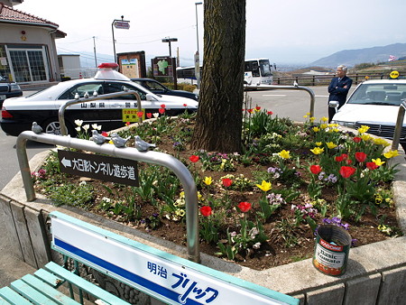 勝沼ぶどう郷駅前広場