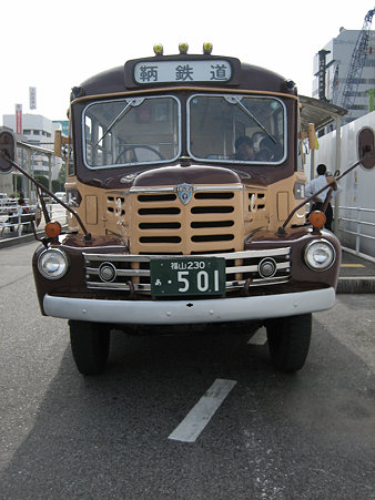 ボンネットバス