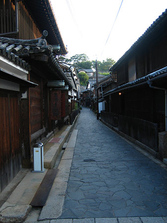 西町／七卿通り（湧出町通り）