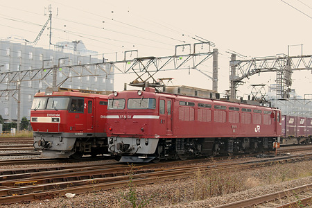 EH500-64 とEF81 58 12/01-021