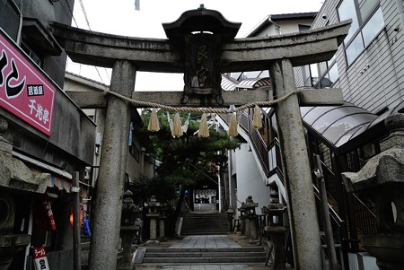 民神社