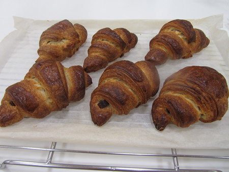 焼き立てクロワッサン