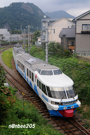 富士急2000型「フジサン特急」　(ｸﾛ2001)　0828-342