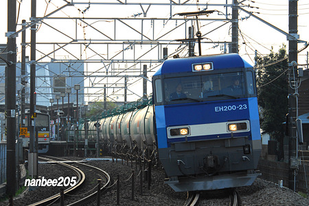 83ﾚ　EH200-23+ﾀｷ　＠矢川-西国立　0415-071