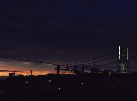 夕闇せまるランドマークタワー