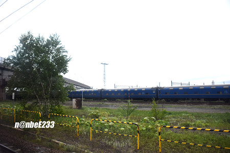 札幌貨物ターミナルに留置中の北斗星車両(24系北海道車)