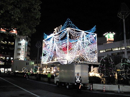 吉祥寺北口は早くもこんな感じに #kichijoji