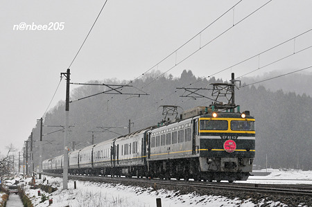 8001ﾚ「ﾄﾜｲﾗｲﾄｴｸｽﾌﾟﾚｽ」　EF81 43+PC24系