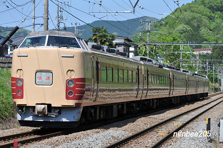 9473M「ﾎﾘﾃﾞｰ快速河口湖3号」183.9系ﾁﾀH61編成