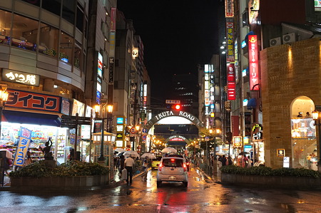 雨の三宮の夜 さばきのブログ