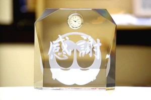 名入れクリスタル置き時計
