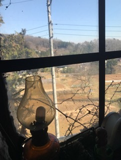 シェノワ　ランプと窓２