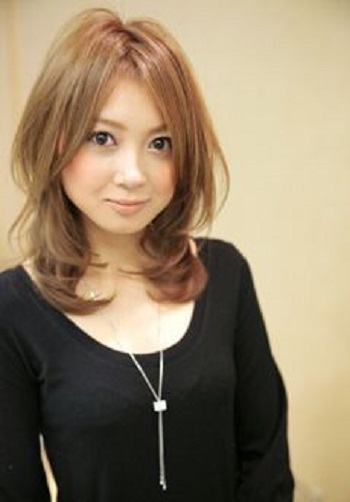 丸顔 童顔コンプレックスの人必見 似合う髪型メイク 小物など 子育て奮闘記目指せ一攫千金