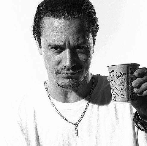 DEAD CROSS注目バンド