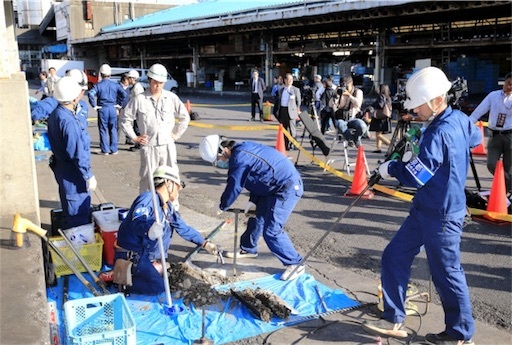 築地市場で行われた土壌調査（５月２日、東京都中央区）築地市場の土壌汚染調査、基準超の水銀など検出