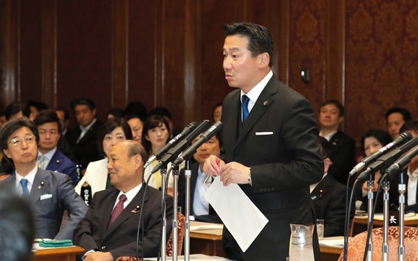 “ご意向”民進が追及「ウソだと思えない」民進党・福山哲郎議員「やっぱり文科省の職員がまじめにメモしていますから、ウソを書いているとは到底思いません。どう見てもこれは総理が言っている可能性があります」