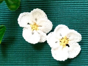 プルメリアブローチ (2)