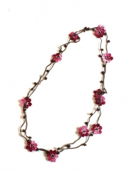 お花のラリエット