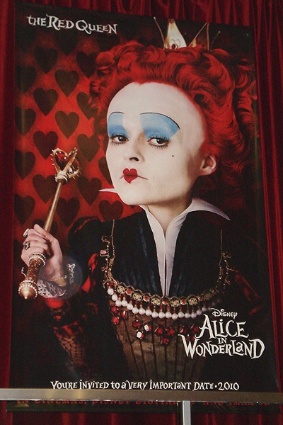 alice2vanessa119red.jpg